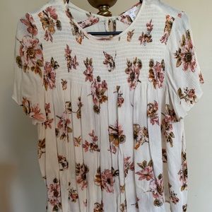 Flowy floral short sleeve shirt